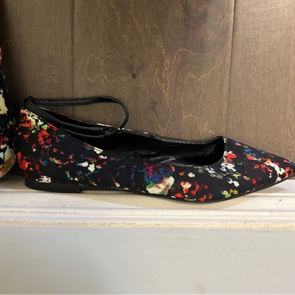Gap black floral flats with ankle straps - Picture 4 of 6